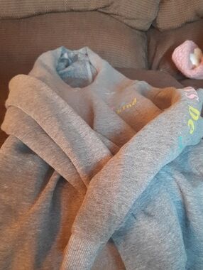 TheraboutS Gray Heather Sweatshirt with Blue Printed Care Label